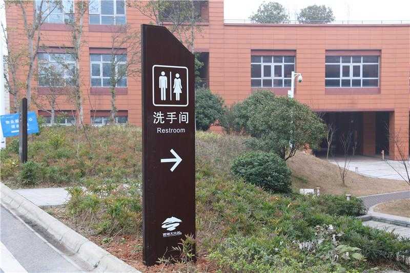 在標(biāo)識設(shè)計中，箭頭起到什么作用呢？