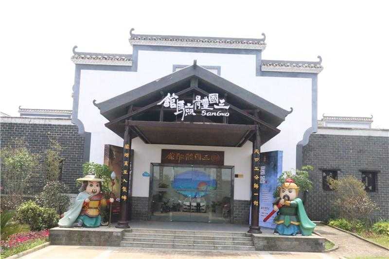 景區(qū)標(biāo)識設(shè)計中，內(nèi)部結(jié)構(gòu)布局應(yīng)該怎么做？